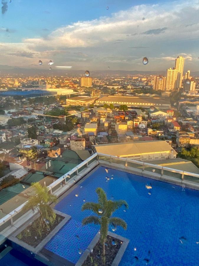 Classy 2Br Suite At Eastwood City With Pool And City Skyline View Manila Luaran gambar
